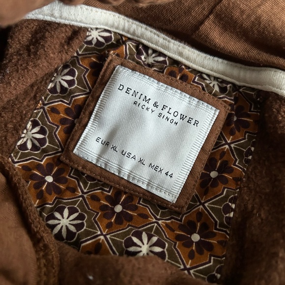 HOODIES // MEN // DENIM & FLOWER // Ricky Singh - Picture 1 of 3